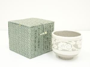 唐草文様茶碗（箱付）